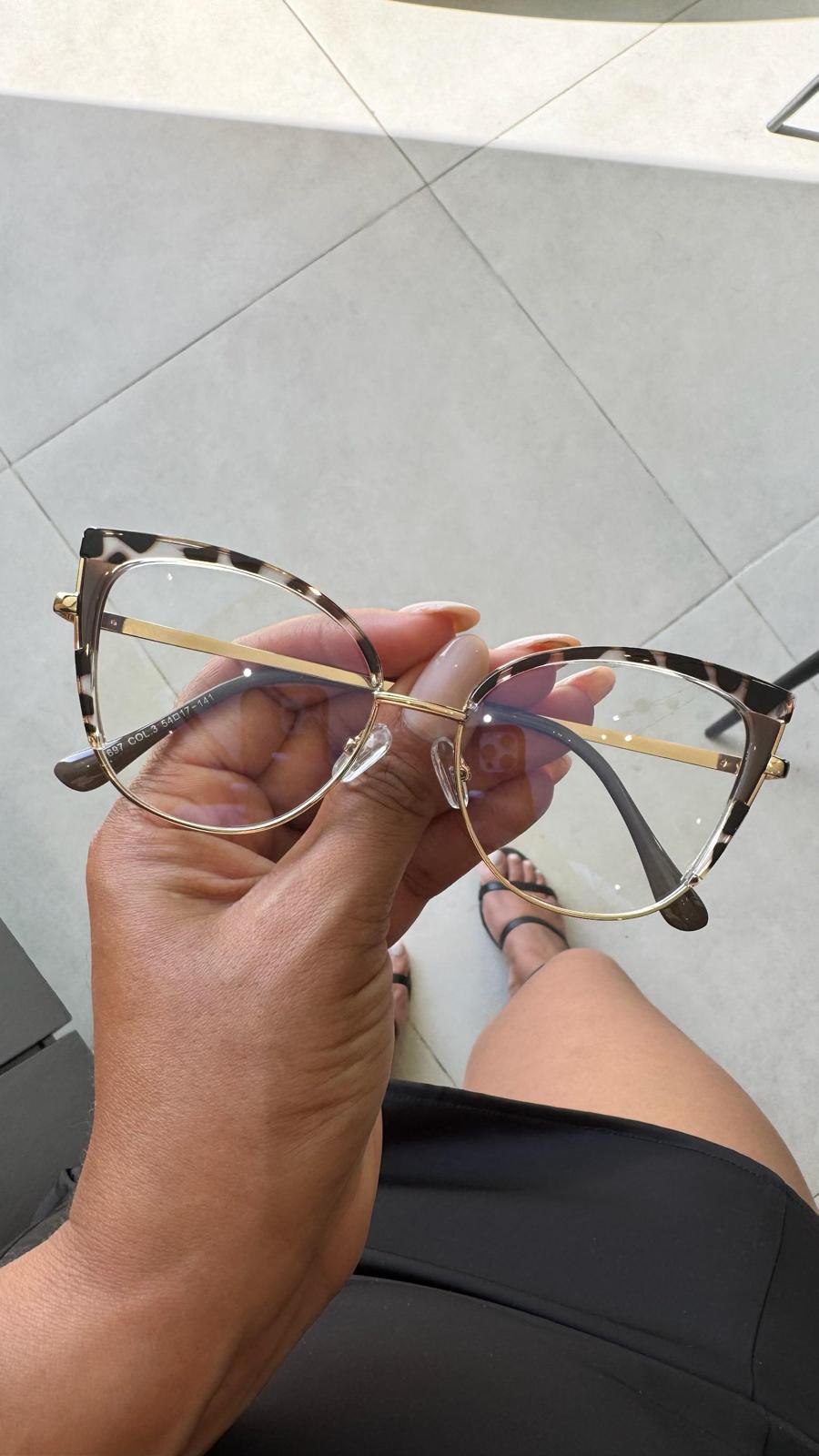 Montura Cat-Eye con Detalles Metálicos (Ref. 97697)