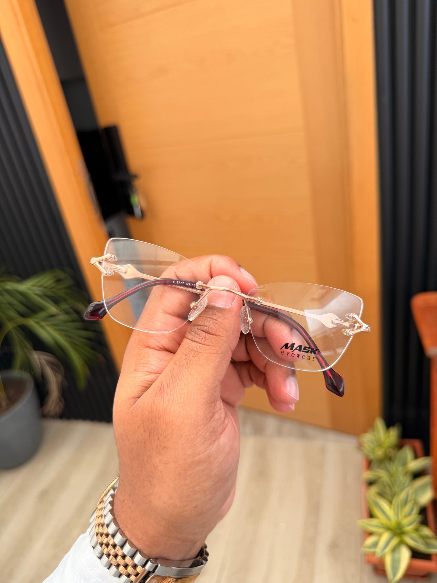 Montura Oftálmica Al Aire Mask Eyewear con Detalles Dorados (Ref. TL3777)